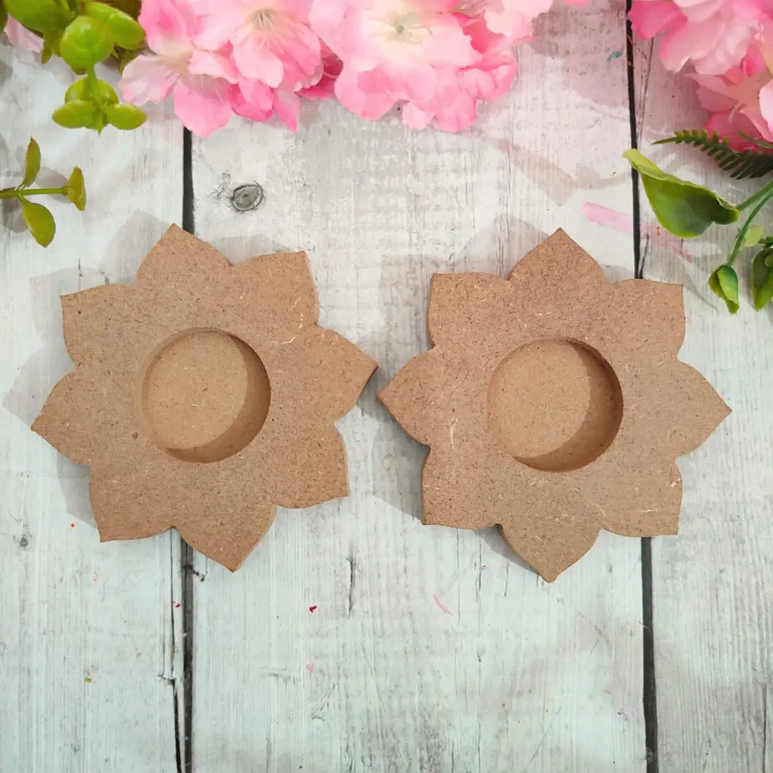 Daisy Flower T-Light Holder